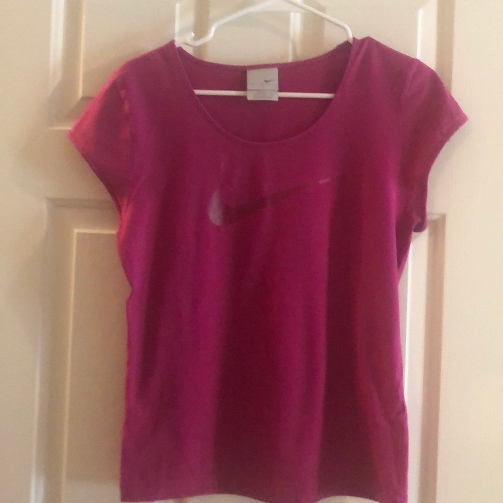 Like New!  Nike shirt.